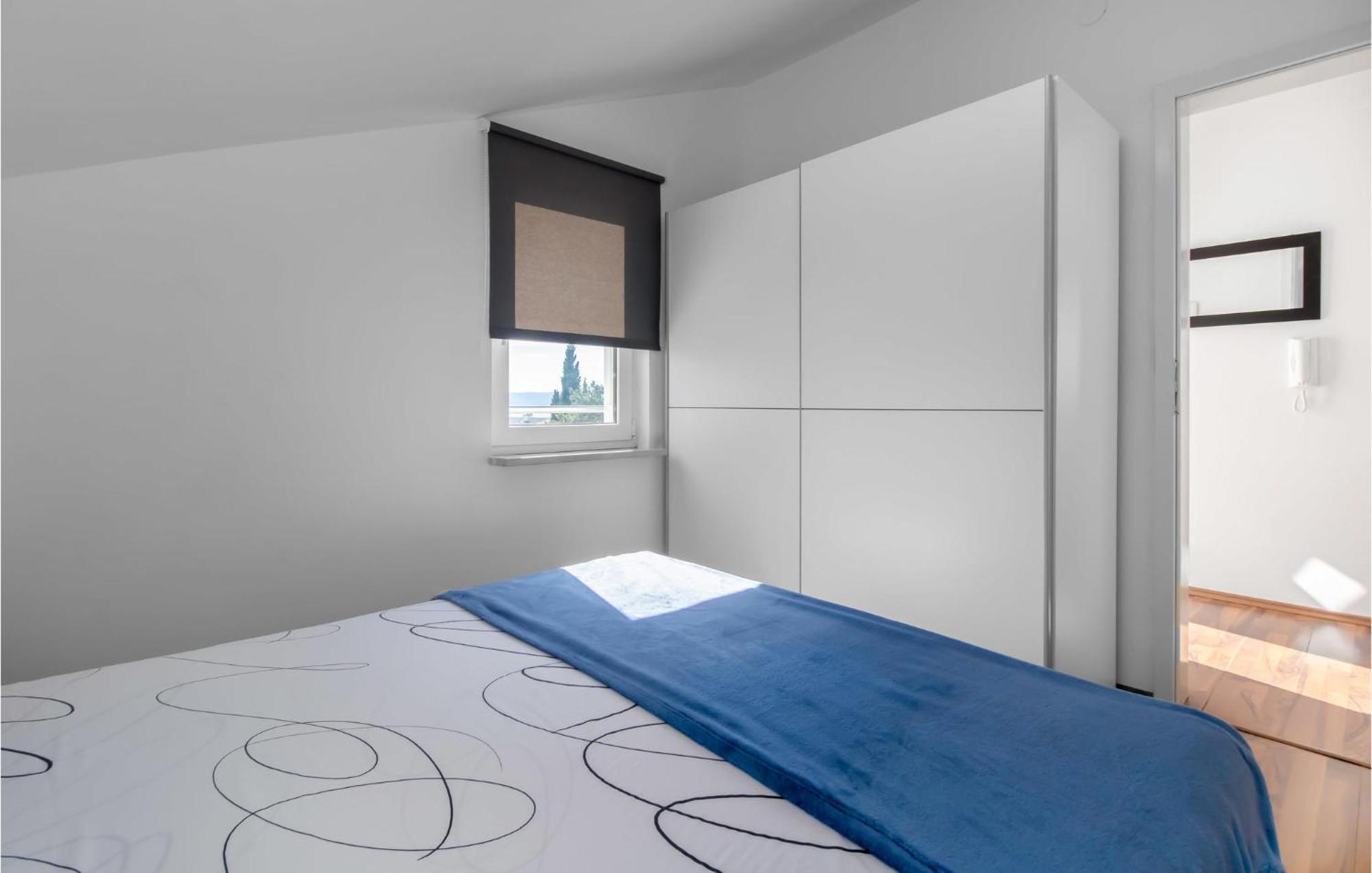 Stunning Apartment In Dramalj With House Sea View ภายนอก รูปภาพ