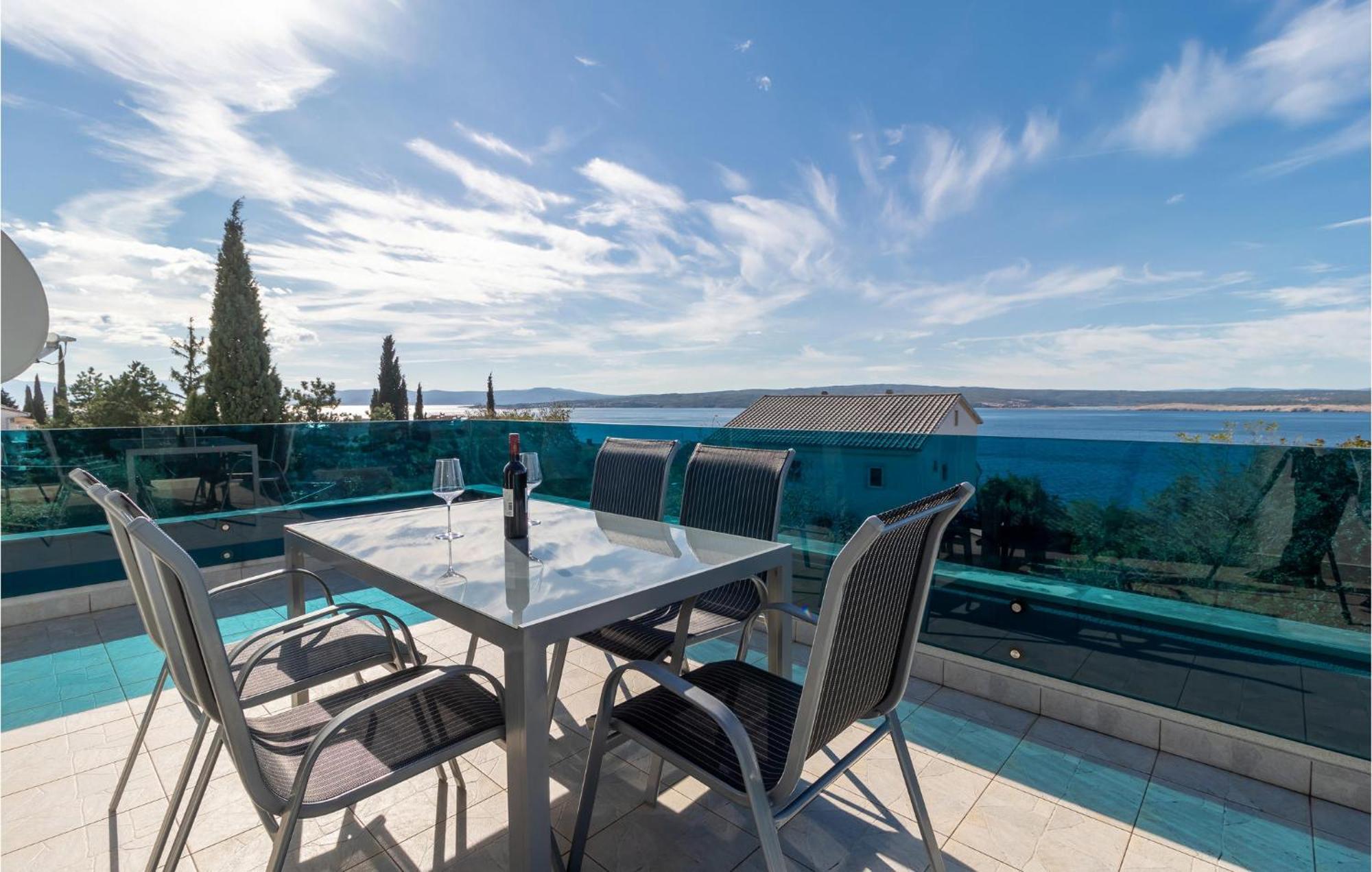 Stunning Apartment In Dramalj With House Sea View ภายนอก รูปภาพ