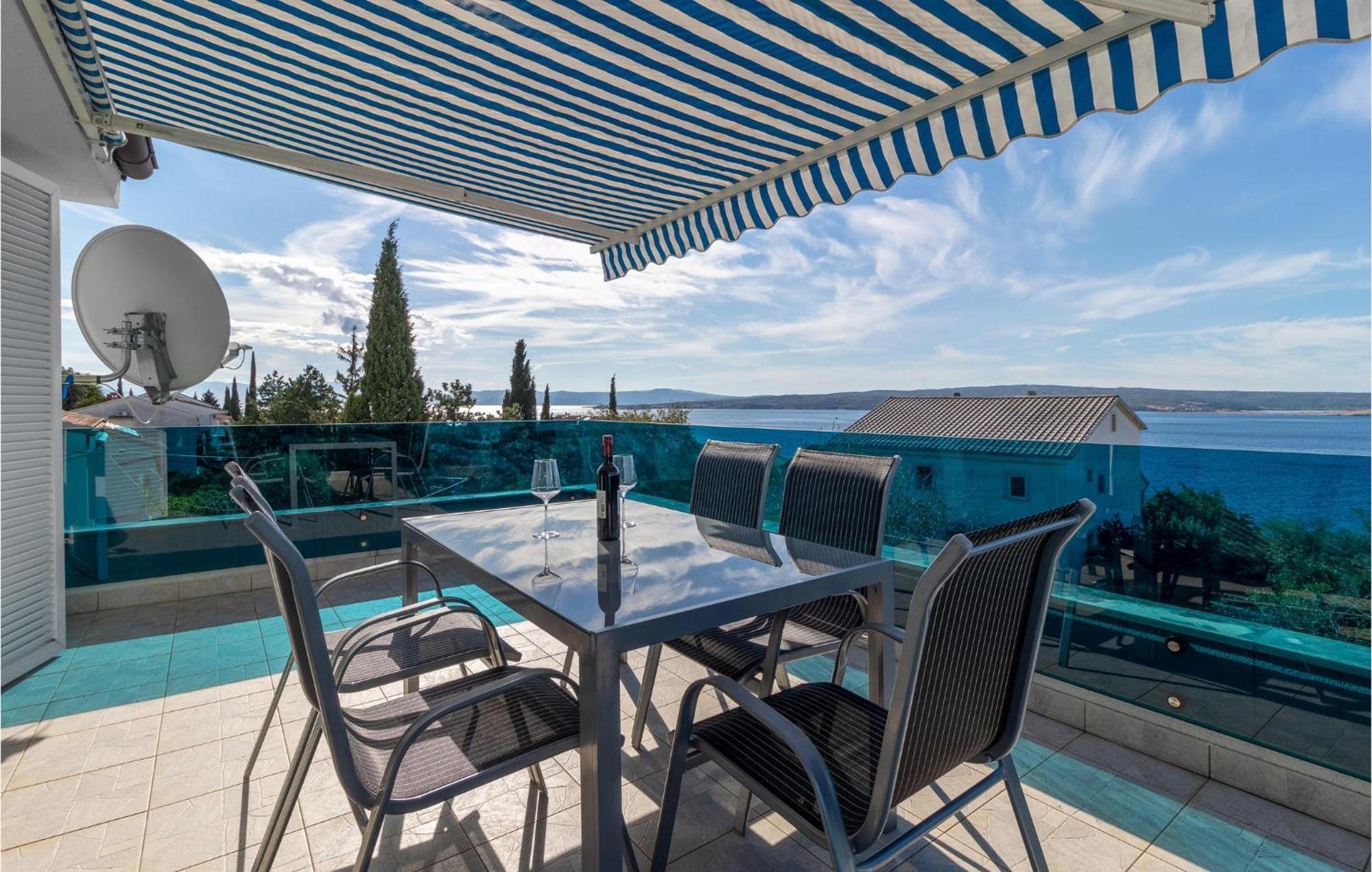 Stunning Apartment In Dramalj With House Sea View ภายนอก รูปภาพ
