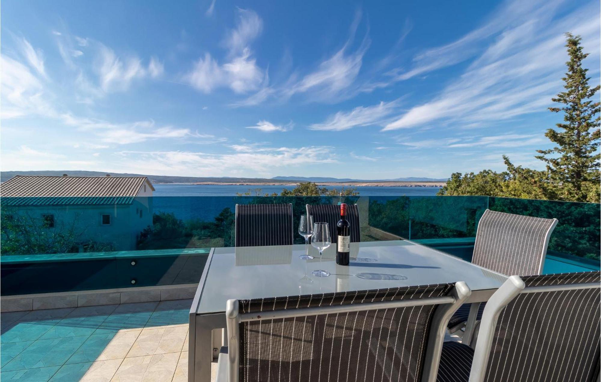 Stunning Apartment In Dramalj With House Sea View ภายนอก รูปภาพ